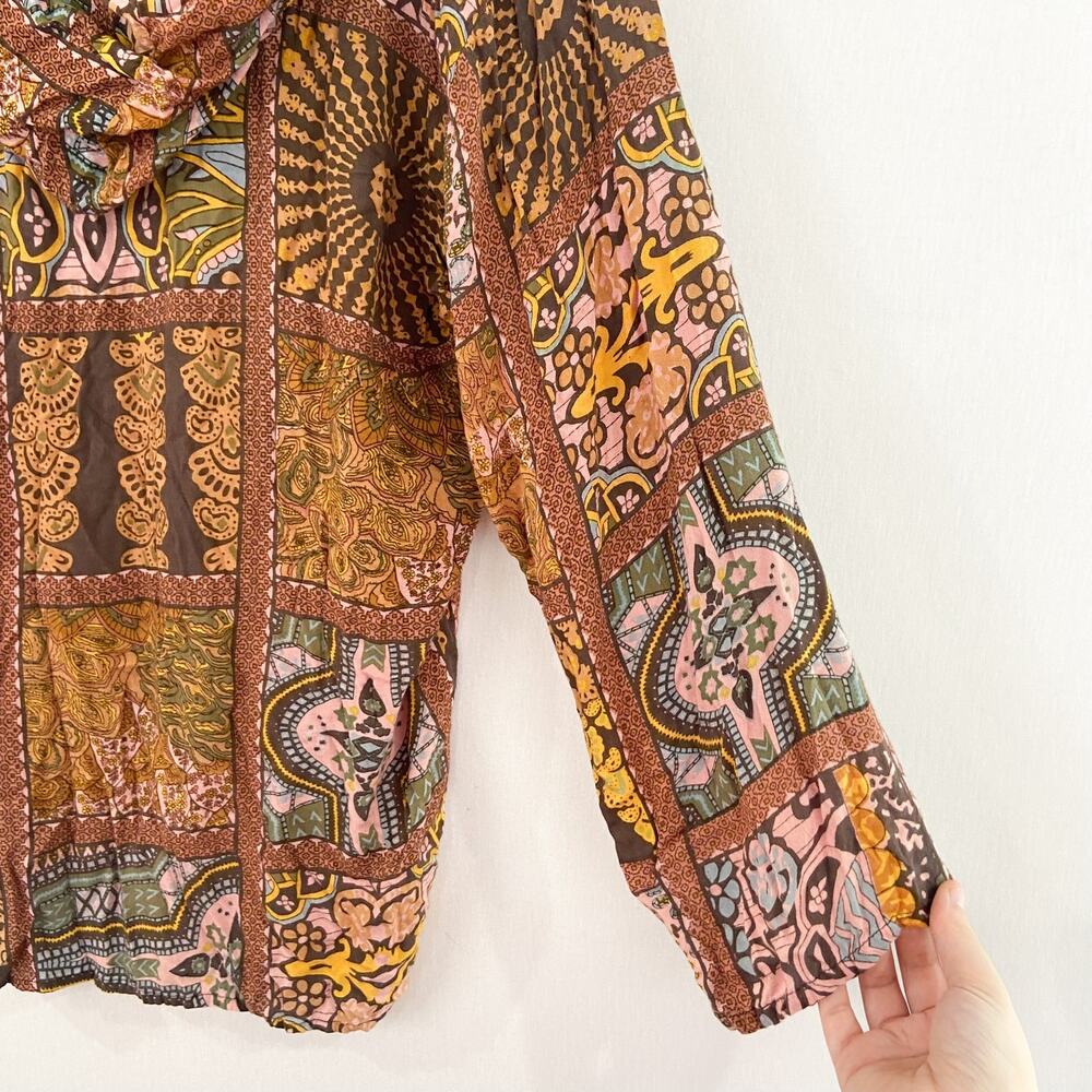 Earthbound Bohemian Printed Longsleeve Blouse size Medium V Neck Hooded - Picture 6 of 6